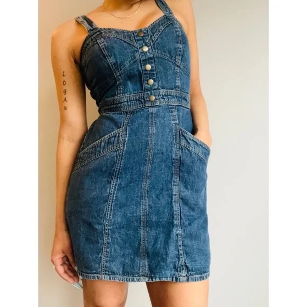Japna Blue Denim Button-Front Dress

Please message before buying!!